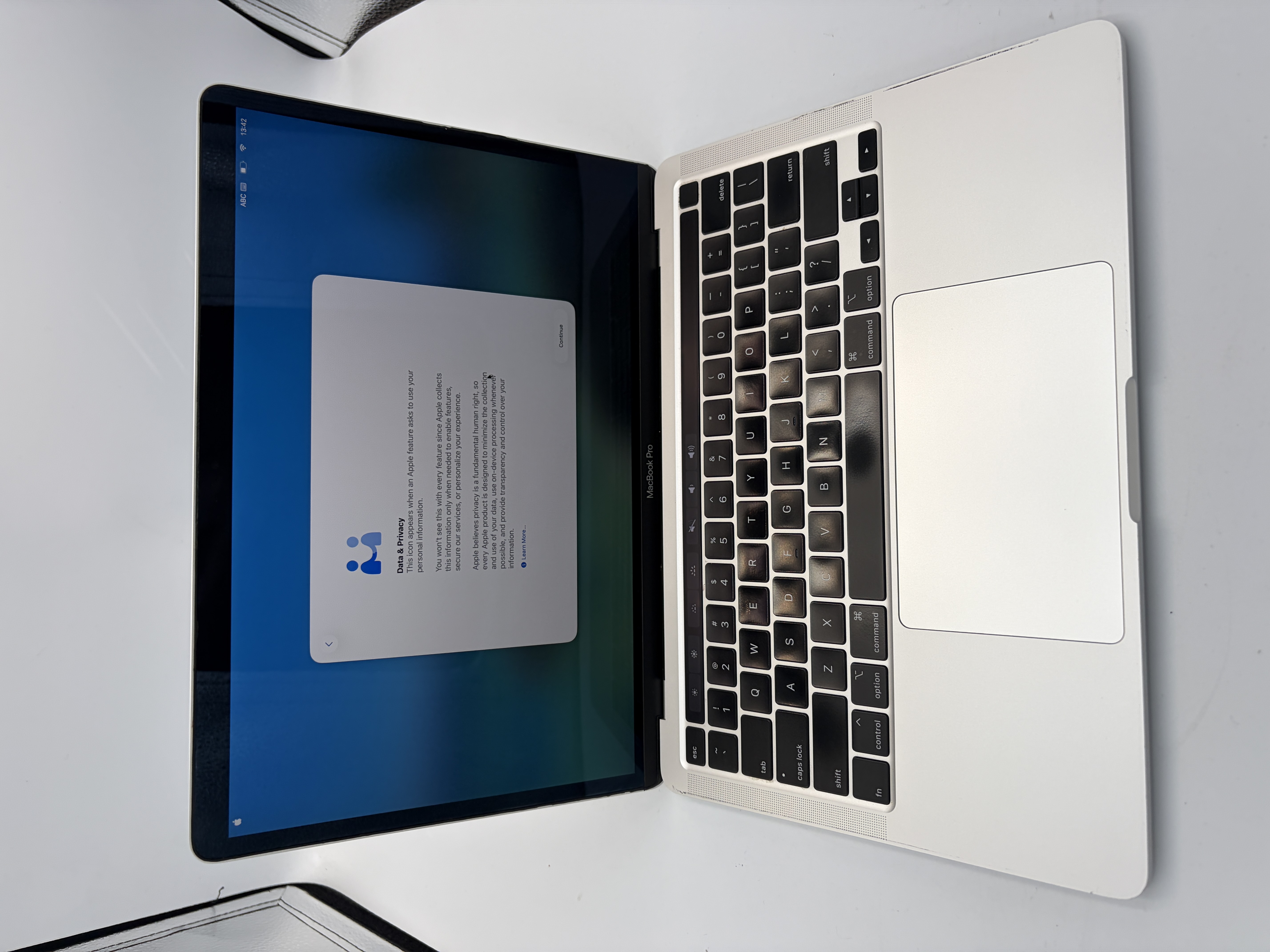 Apple MacBook Pro (13-inch) [i5]